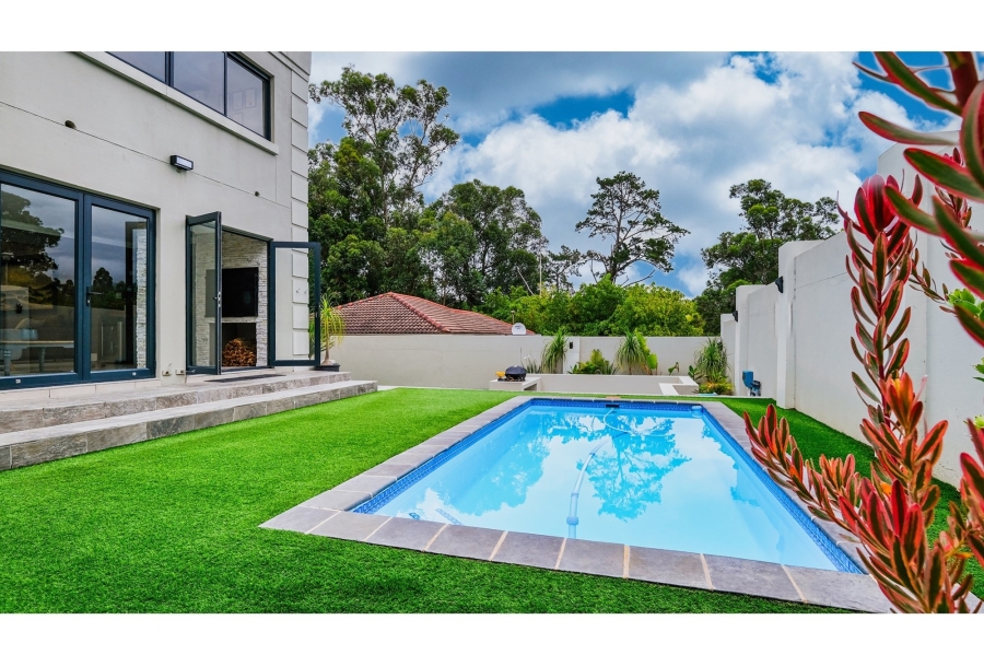 4 Bedroom Property for Sale in Heatherlands Western Cape